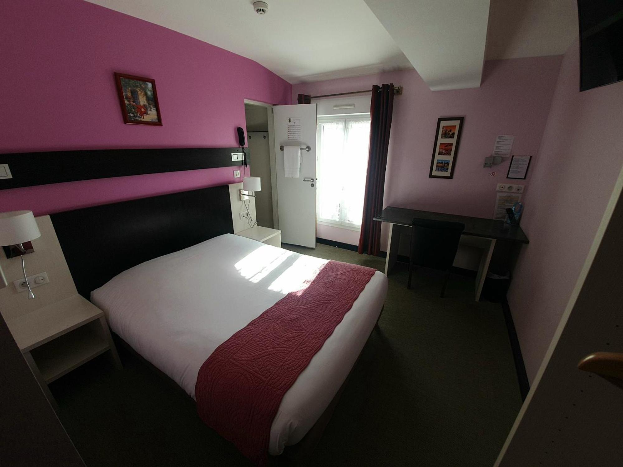 Auberge Des Lacs Bleus Clérac Quarto foto