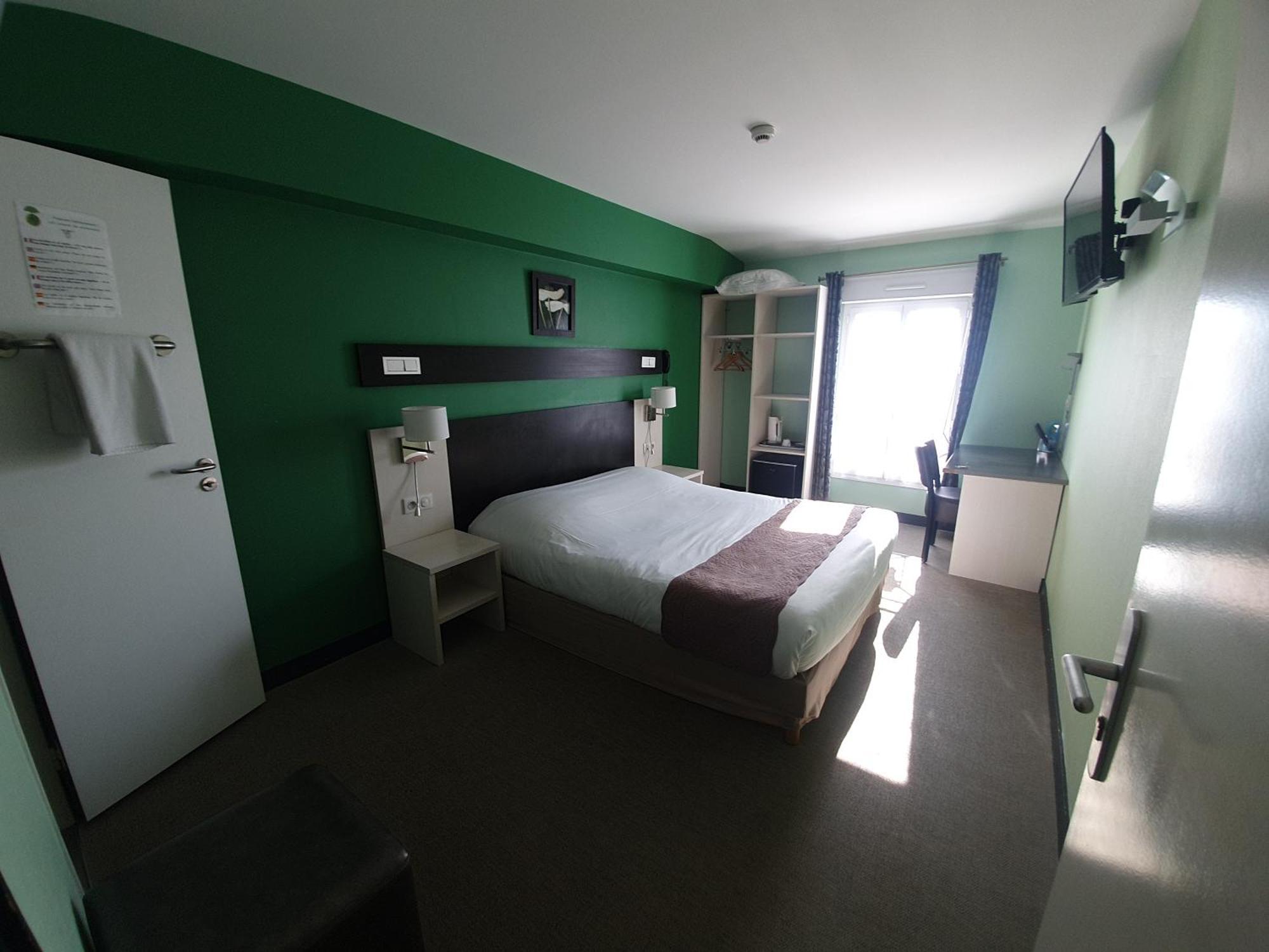 Auberge Des Lacs Bleus Clérac Quarto foto
