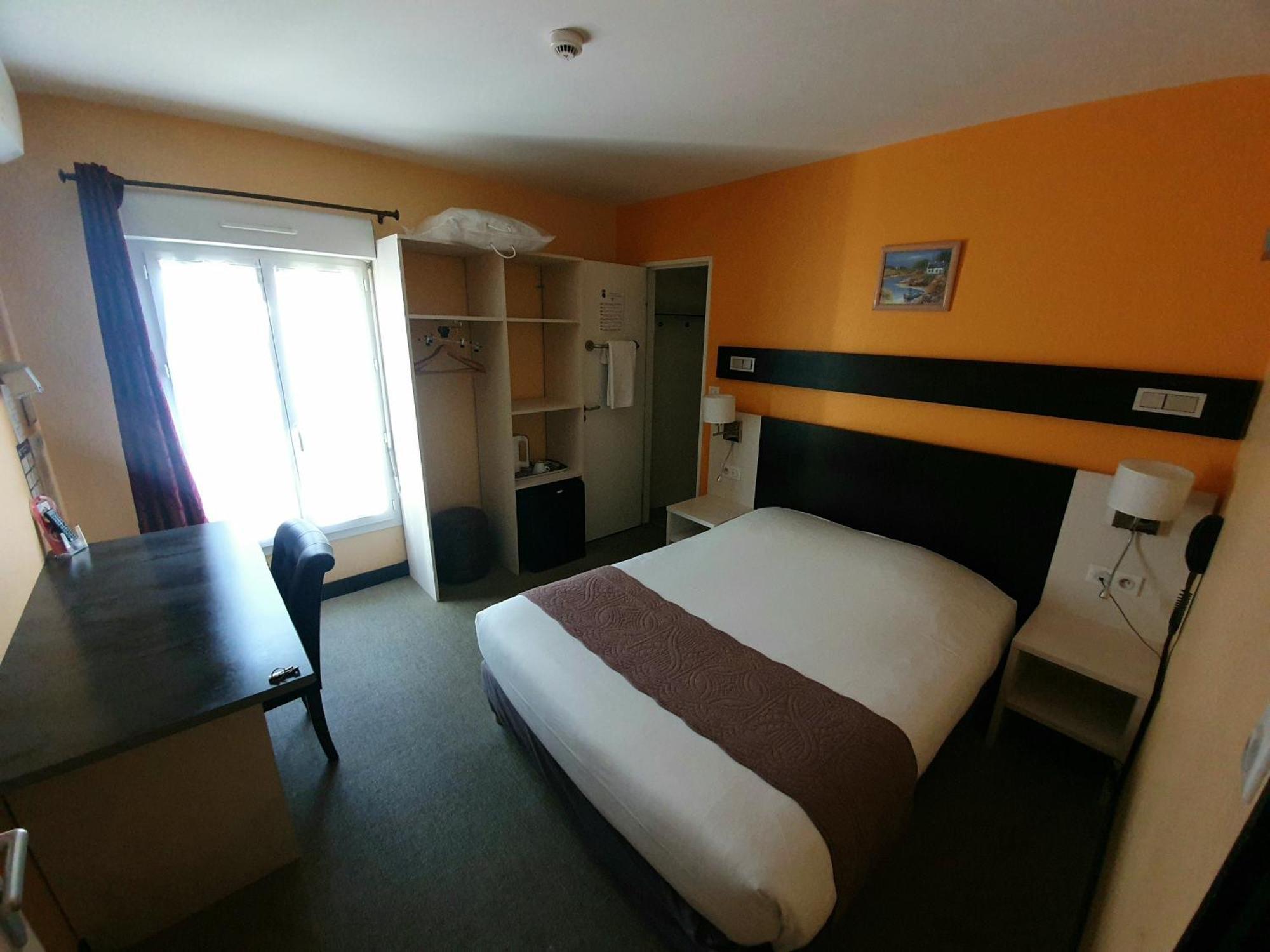 Auberge Des Lacs Bleus Clérac Quarto foto
